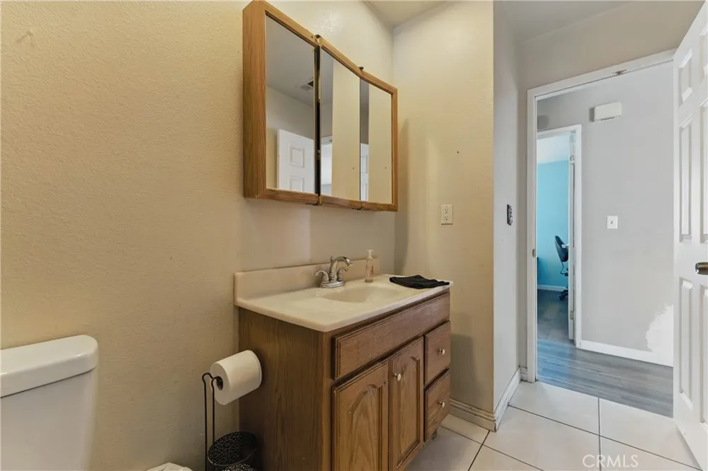 8806 E Avenue T14 Littlerock, CA 93543