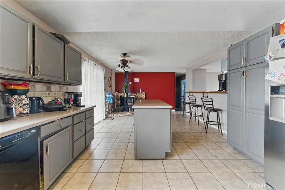 8806 E Avenue T14 Littlerock, CA 93543