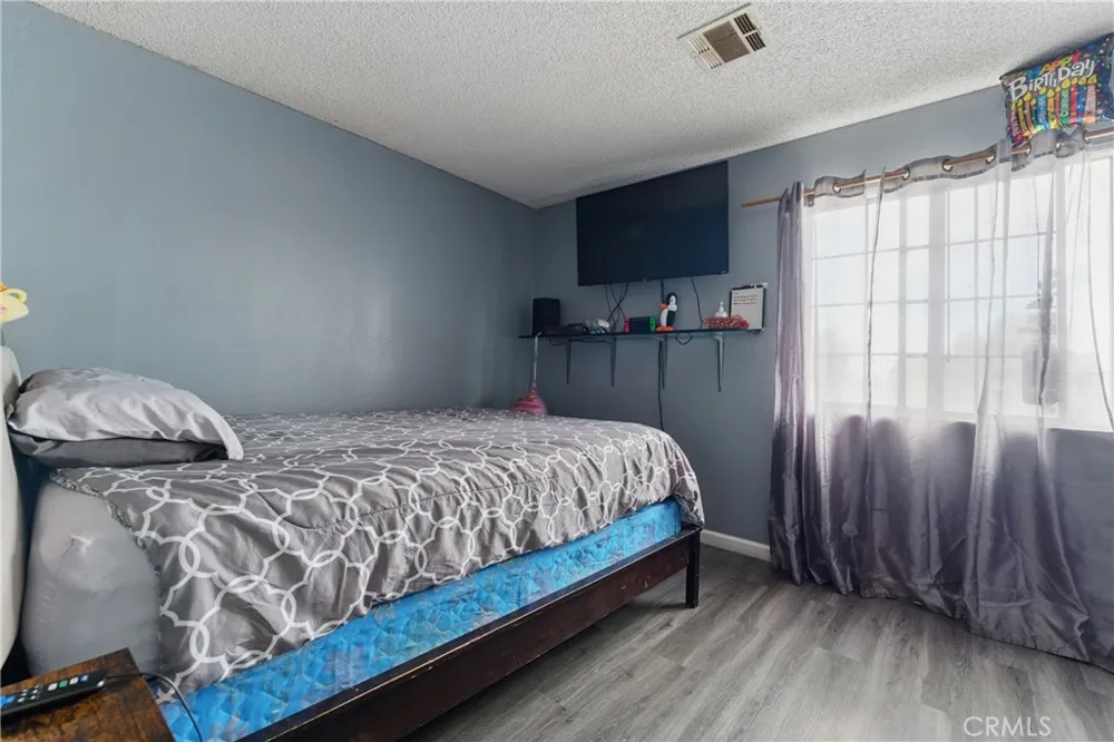 8806 E Avenue T14 Littlerock, CA 93543