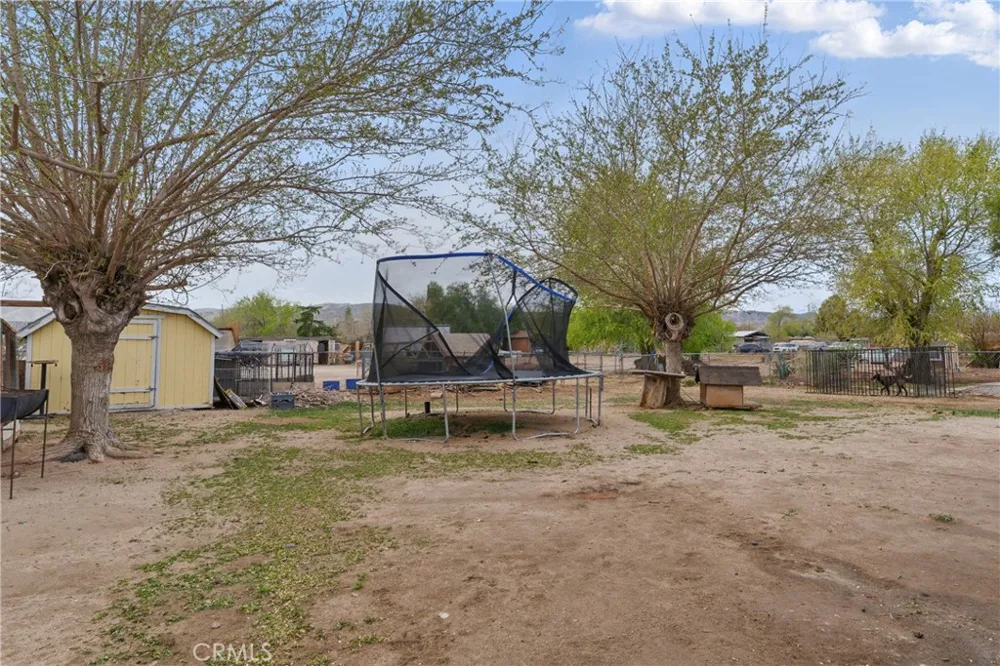 8806 E Avenue T14 Littlerock, CA 93543