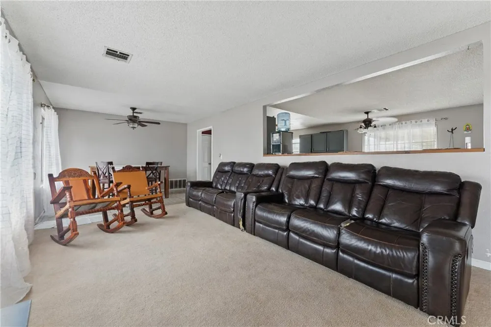 8806 E Avenue T14 Littlerock, CA 93543