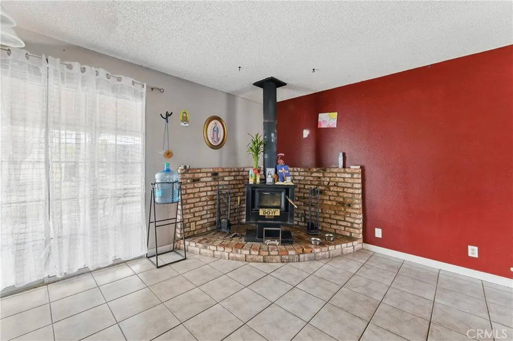 8806 E Avenue T14 Littlerock, CA 93543