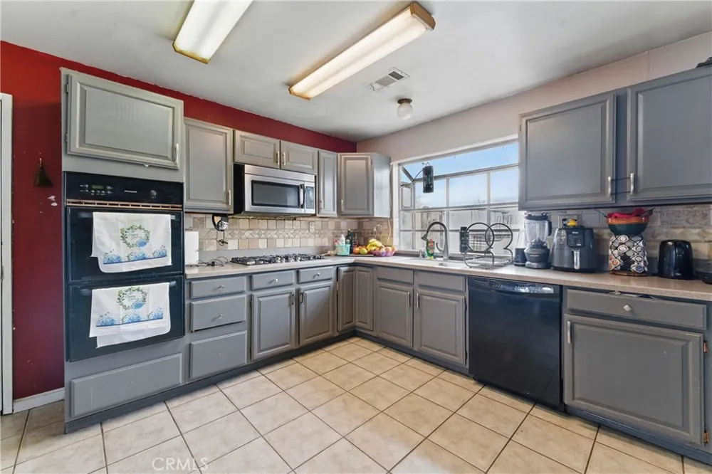 8806 E Avenue T14 Littlerock, CA 93543