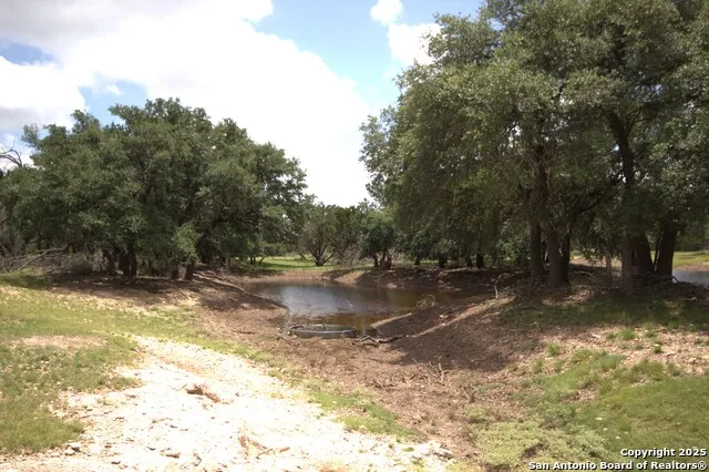 510 Dead End Rd. Mountain Home, TX 78058
