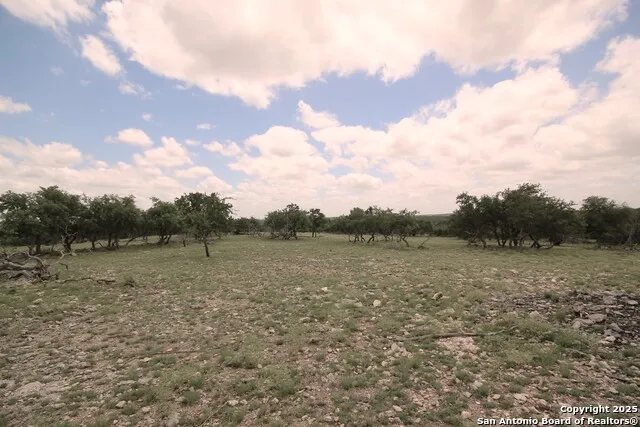 510 Dead End Rd. Mountain Home, TX 78058