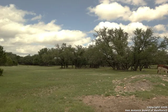 510 Dead End Rd. Mountain Home, TX 78058