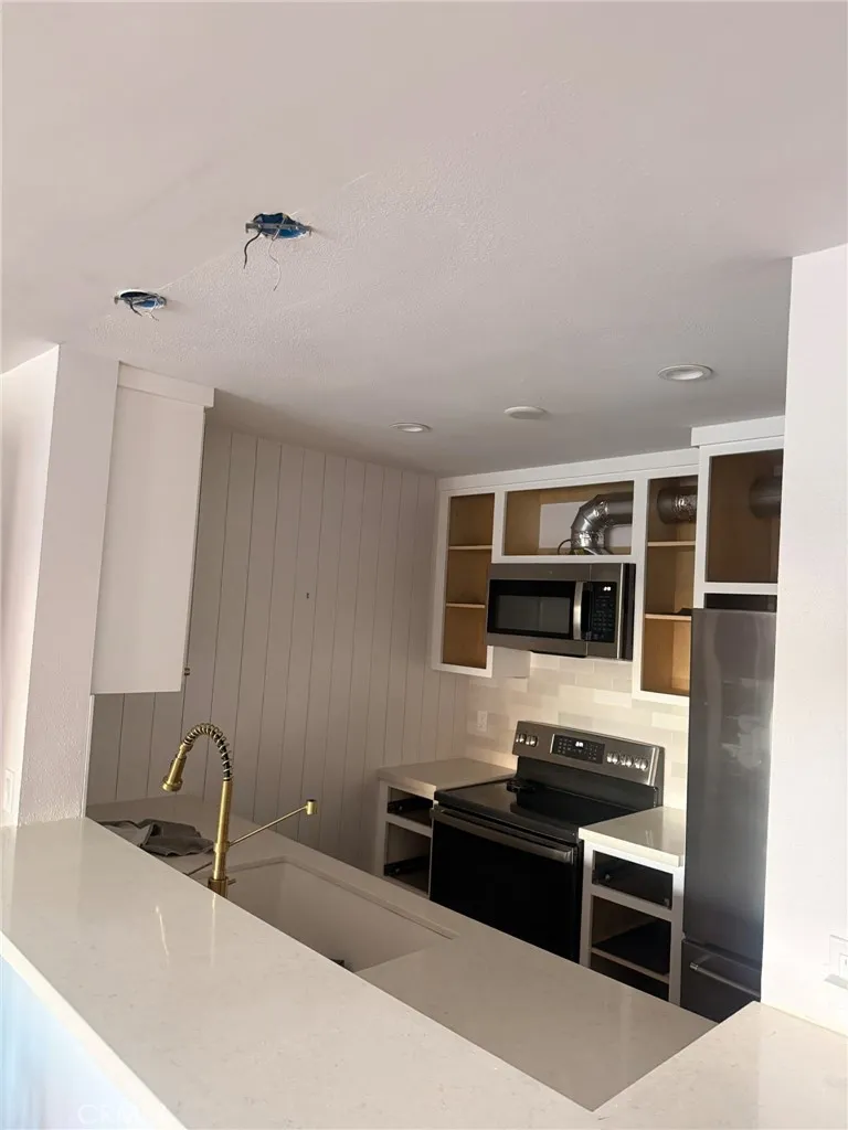 8740 Tuscany #211 Playa del Rey, CA 90293