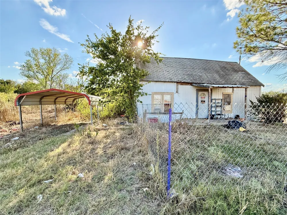 211 Cherry Street Millsap, TX 76066