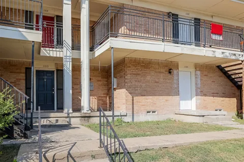 5055 Ridglea Lane #1105