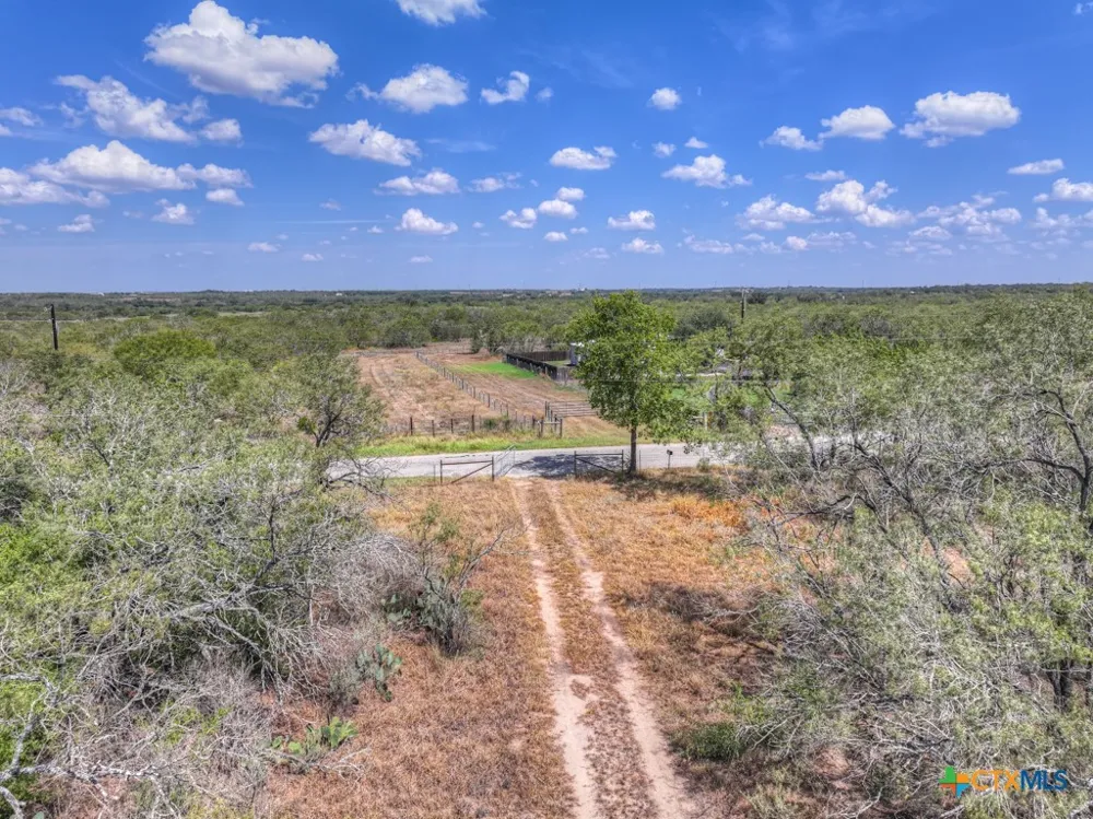 445 Single Oak Road Seguin, TX 78155