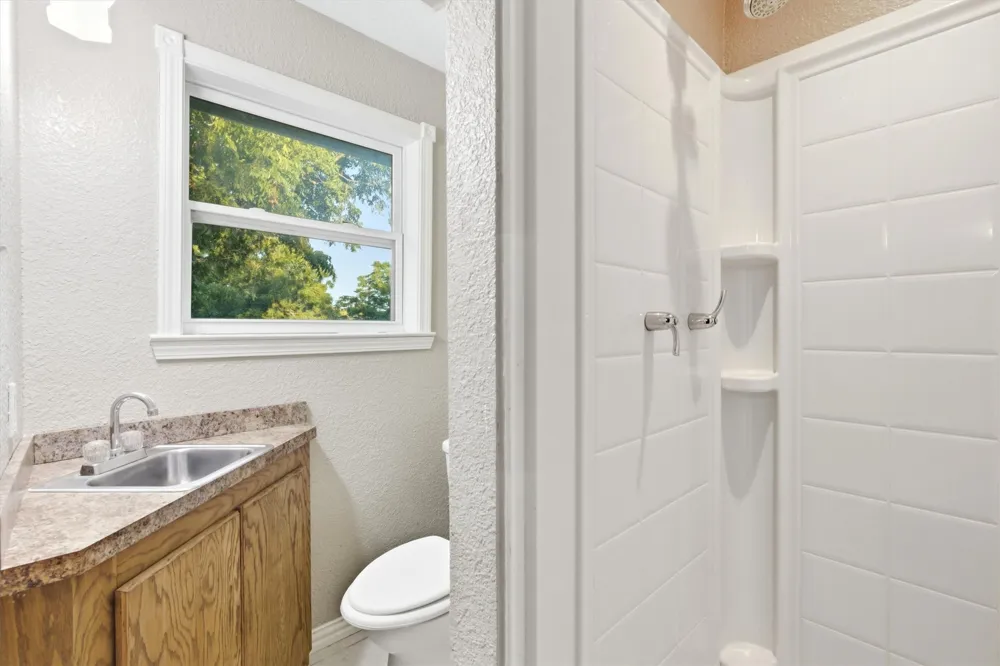 4609 Pioneer Road Balch Springs, TX 75180