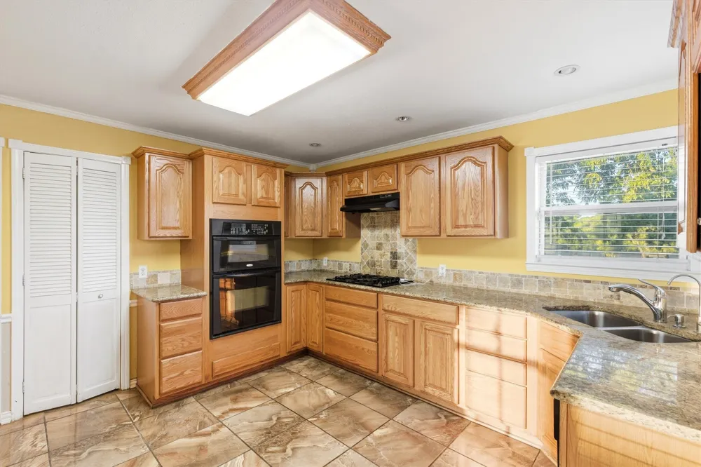 4609 Pioneer Road Balch Springs, TX 75180