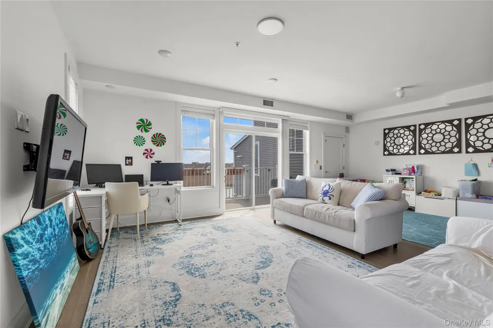 322 Marina Point East Rockaway, NY 11518