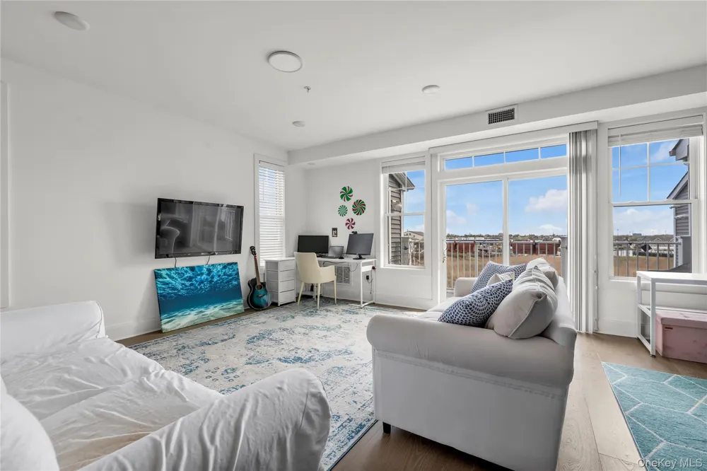 322 Marina Point East Rockaway, NY 11518