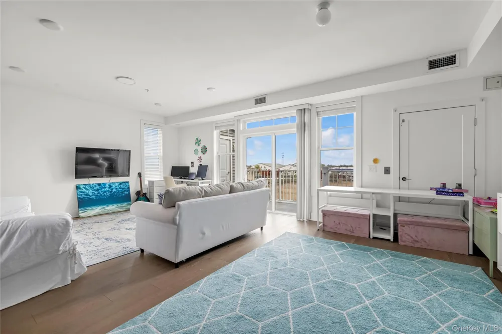 322 Marina Point East Rockaway, NY 11518