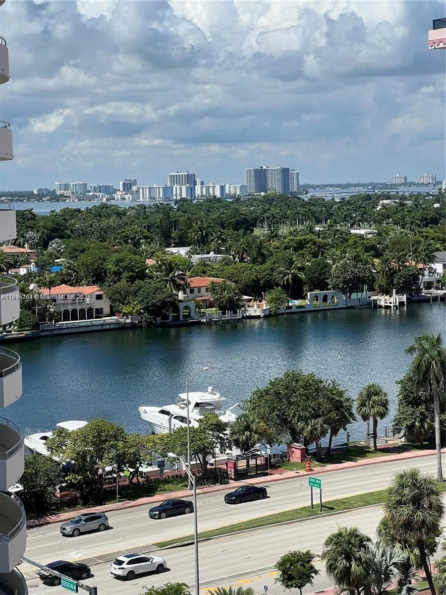 5161 Collins Ave #1211 Miami Beach, FL 33140