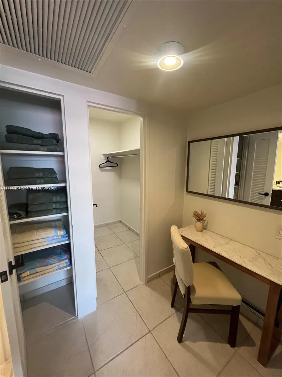 5161 Collins Ave #1211 Miami Beach, FL 33140