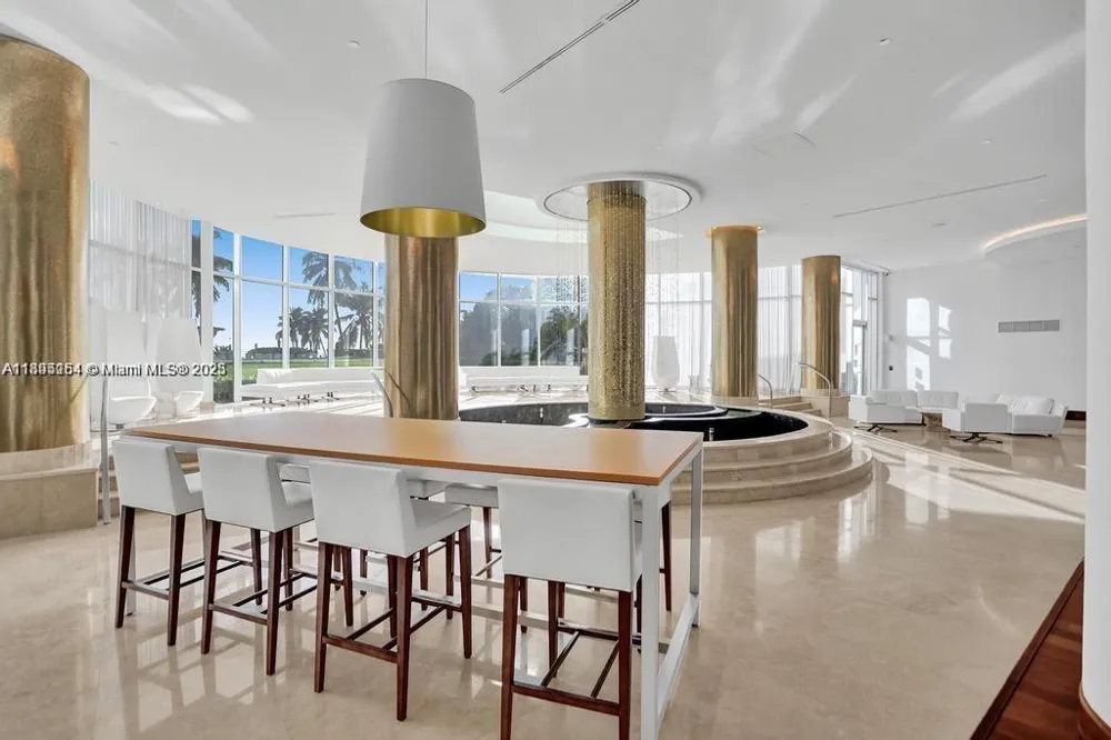 5161 Collins Ave #1211 Miami Beach, FL 33140