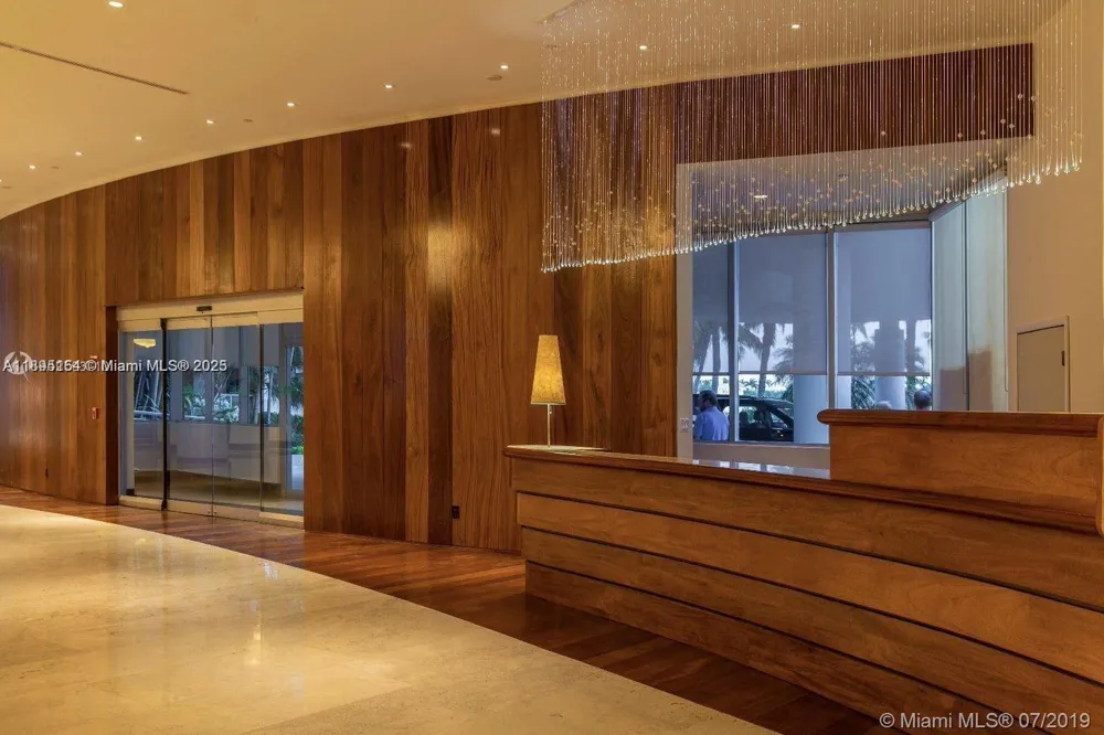 5161 Collins Ave #1211 Miami Beach, FL 33140