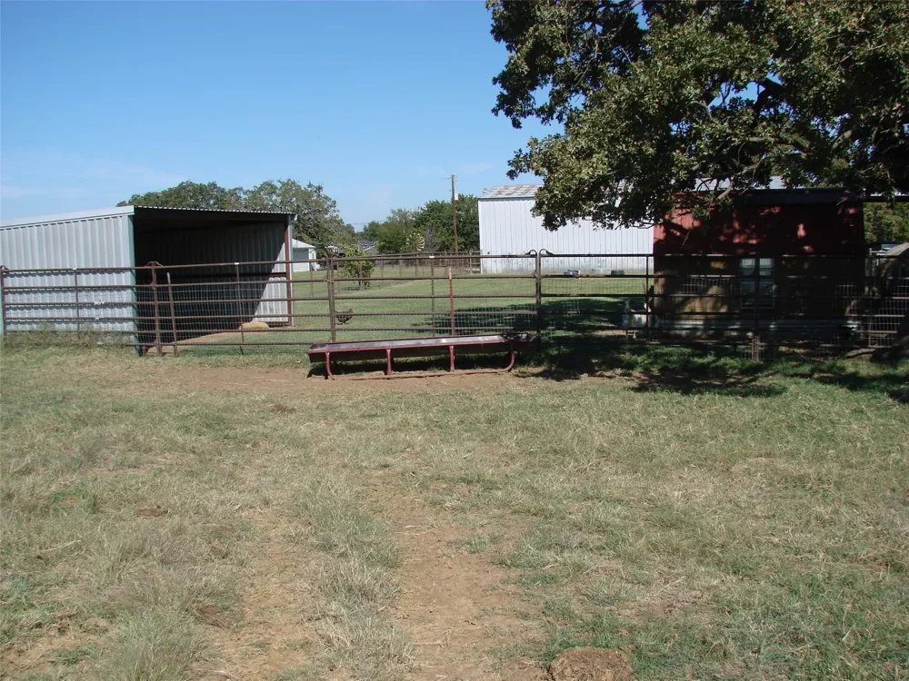 34 Denton Road Gordonville, TX 76245