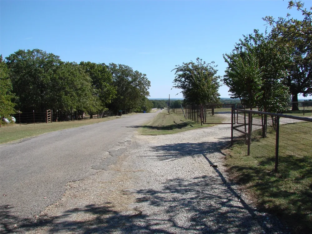 34 Denton Road Gordonville, TX 76245