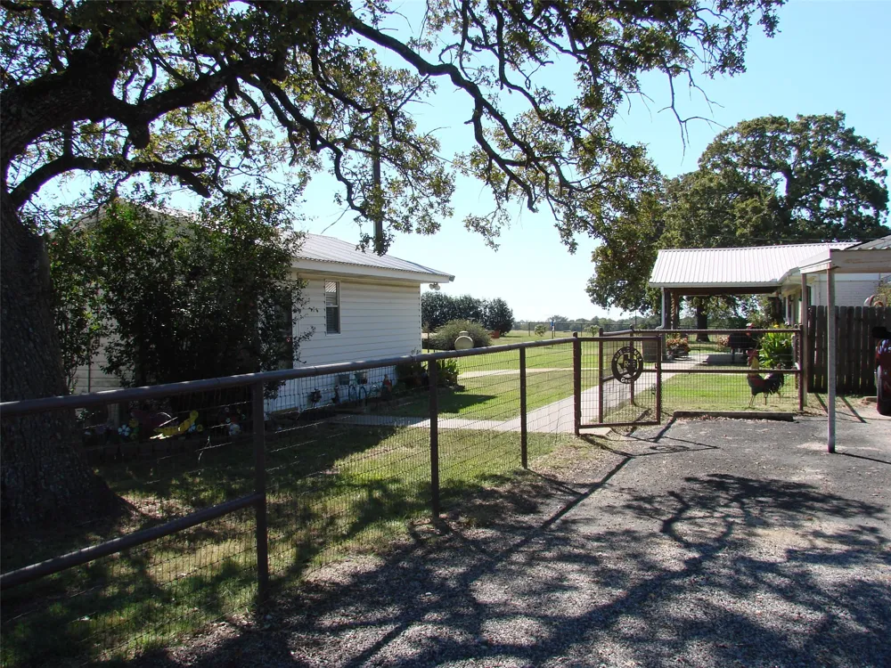 34 Denton Road Gordonville, TX 76245