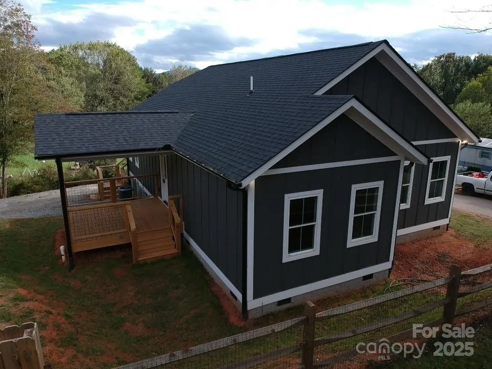 21 Marion Road Leicester, NC 28748