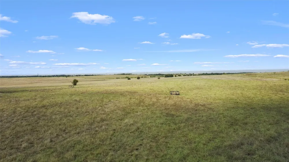 215 Hill County Rd 4319 Milford, TX 76670