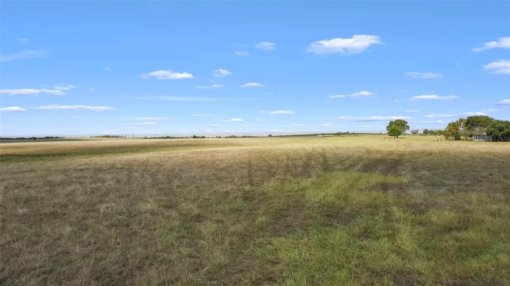 215 Hill County Rd 4319 Milford, TX 76670