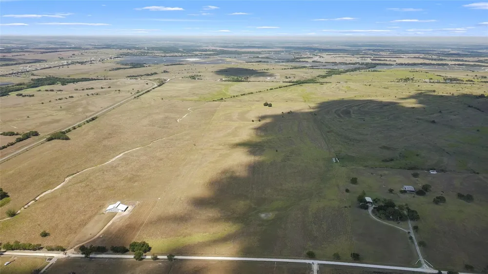 215 Hill County Rd 4319 Milford, TX 76670