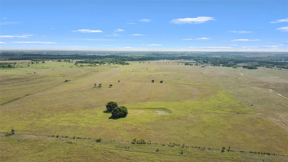 215 Hill County Rd 4319 Milford, TX 76670