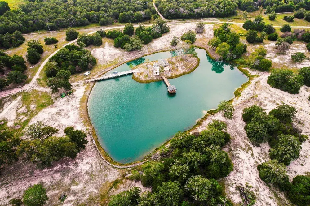 1331 E Parker Road Muldoon, TX 78949
