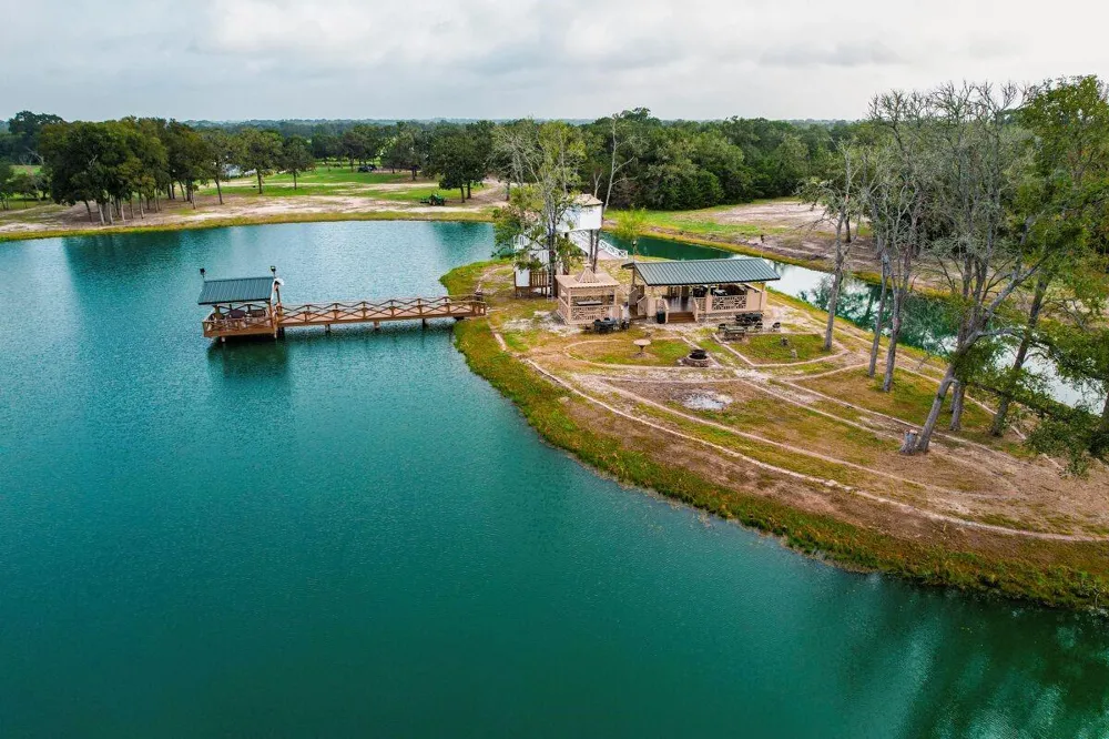 1331 E Parker Road Muldoon, TX 78949