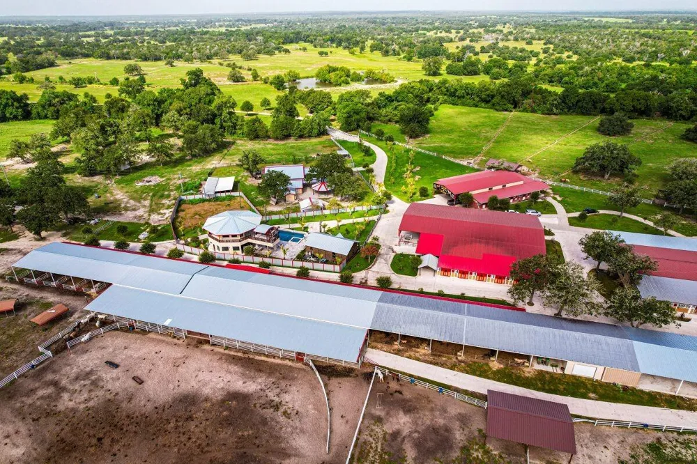 1331 E Parker Road Muldoon, TX 78949