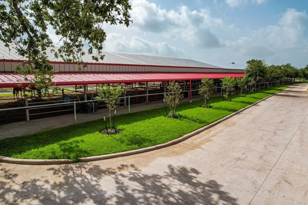 1331 E Parker Road Muldoon, TX 78949