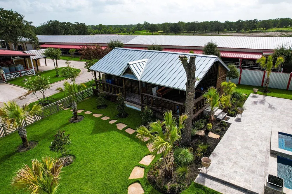 1331 E Parker Road Muldoon, TX 78949