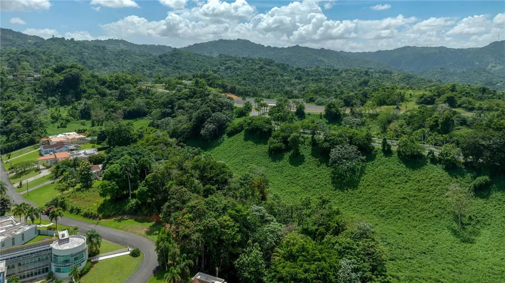 Lot-C42/43 VALLE ESCONDIDO Guaynabo, PR 00971
