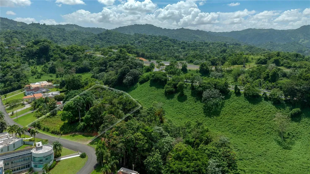 Lot-C42/43 VALLE ESCONDIDO Guaynabo, PR 00971