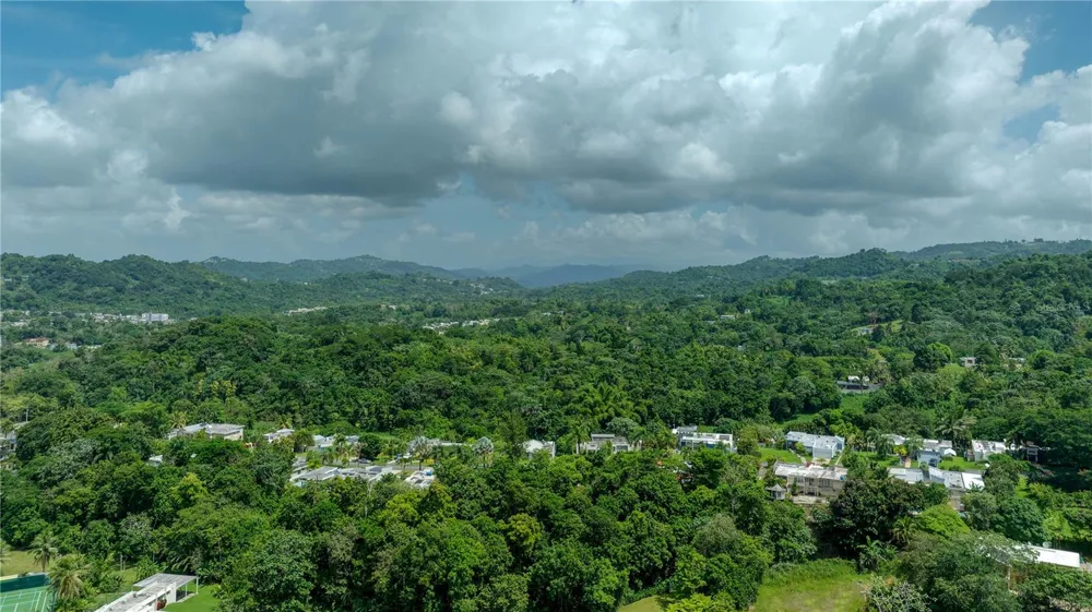 Lot-C42/43 VALLE ESCONDIDO Guaynabo, PR 00971