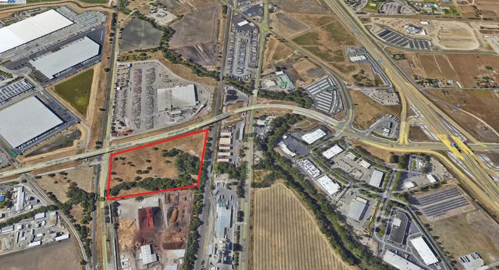 4555 S McKinley Avenue Stockton, CA 95206