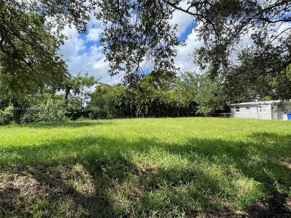833 NW 12th Ave Fort Lauderdale, FL 33311