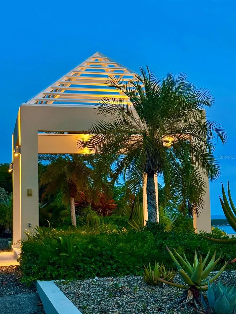5 PUERTO REAL Vieques, PR 00765