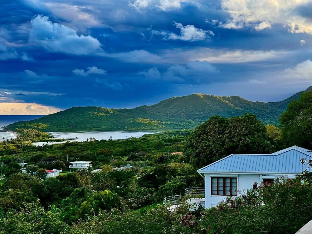 5 PUERTO REAL Vieques, PR 00765