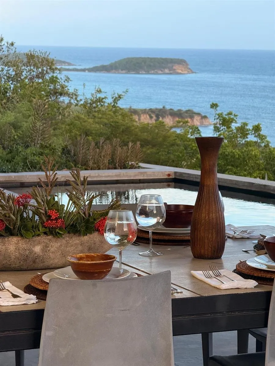5 PUERTO REAL Vieques, PR 00765