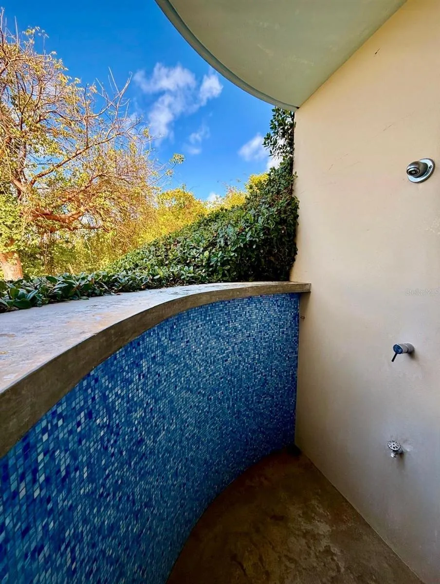 5 PUERTO REAL Vieques, PR 00765