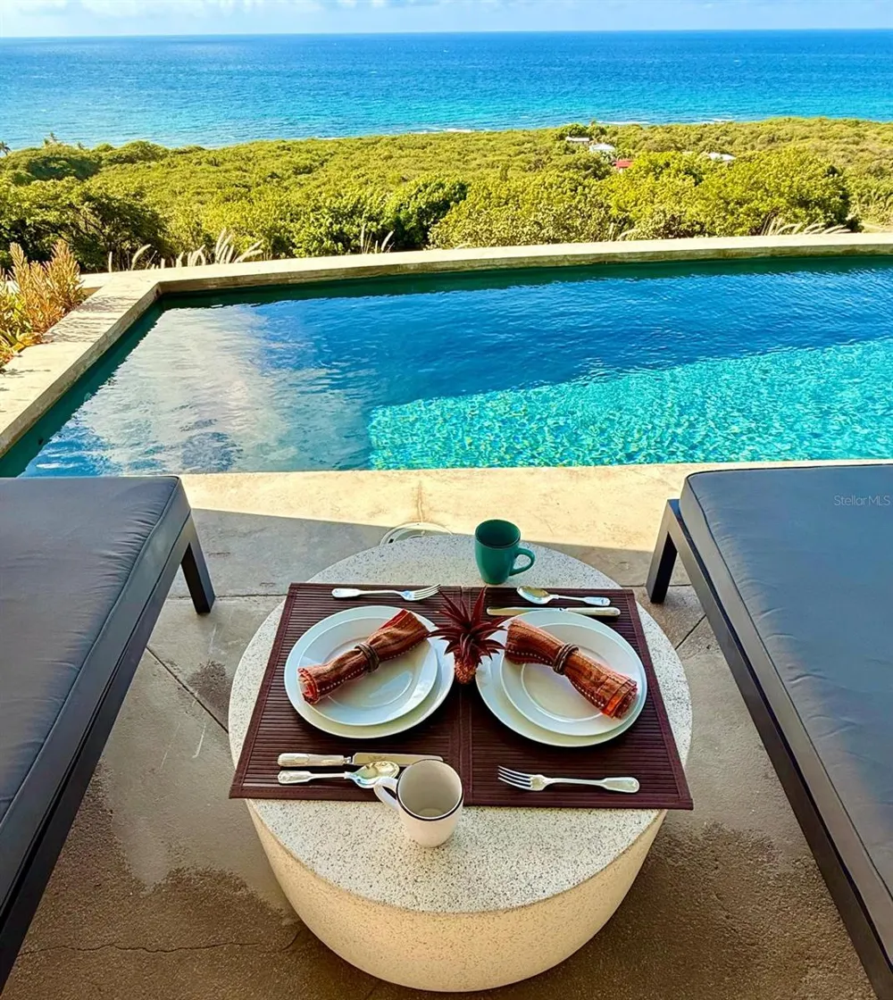 5 PUERTO REAL Vieques, PR 00765