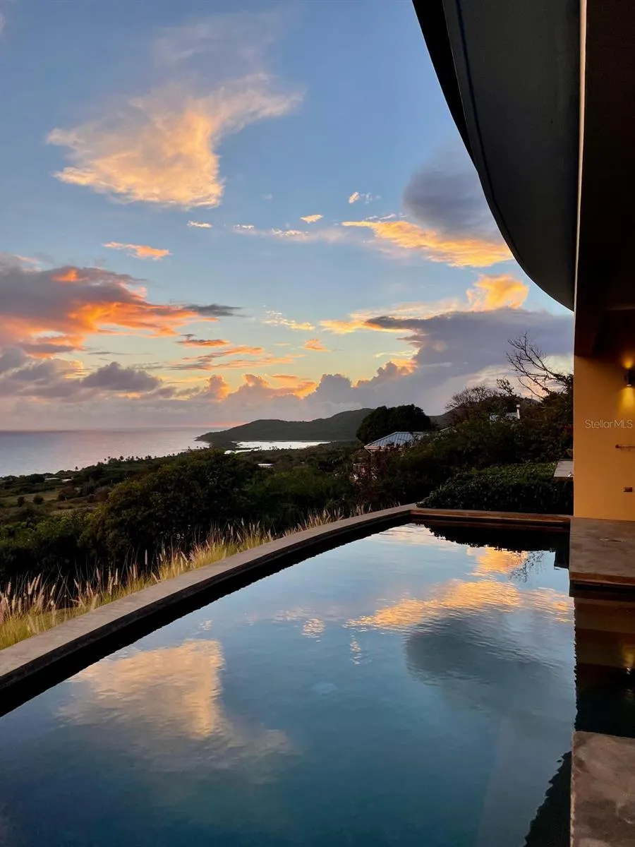 5 PUERTO REAL Vieques, PR 00765