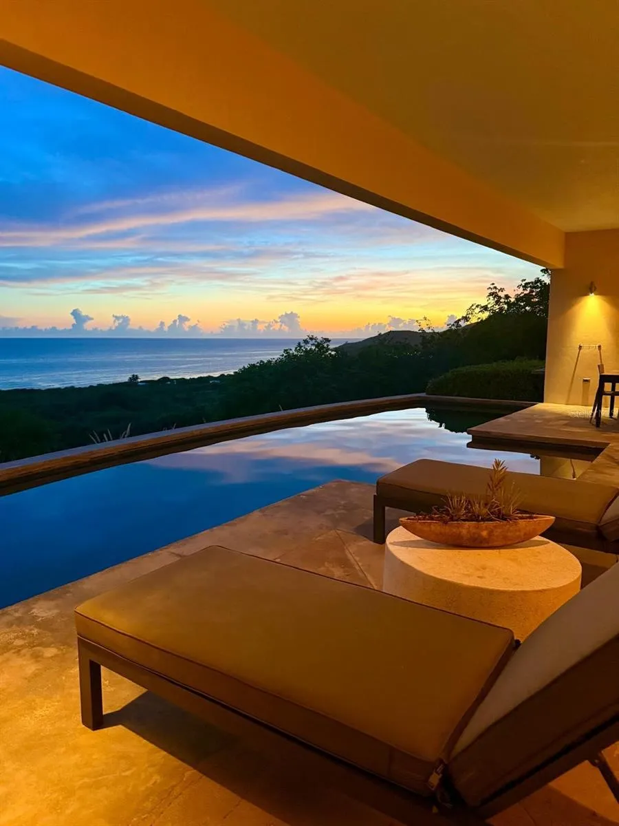 5 PUERTO REAL Vieques, PR 00765