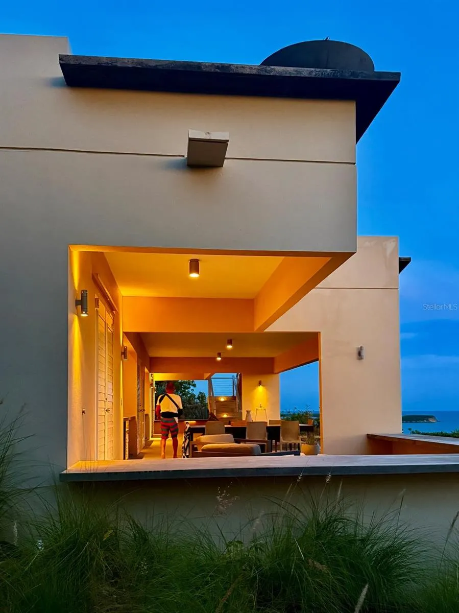 5 PUERTO REAL Vieques, PR 00765