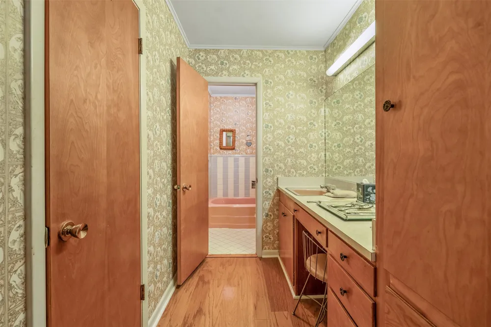 1858 S Dickinson Drive Rusk, TX 75785